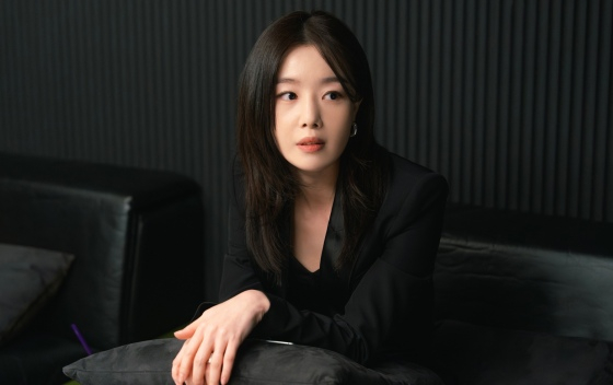 노란 수영복에 섹시한 몸매 어필하는 존예 처자