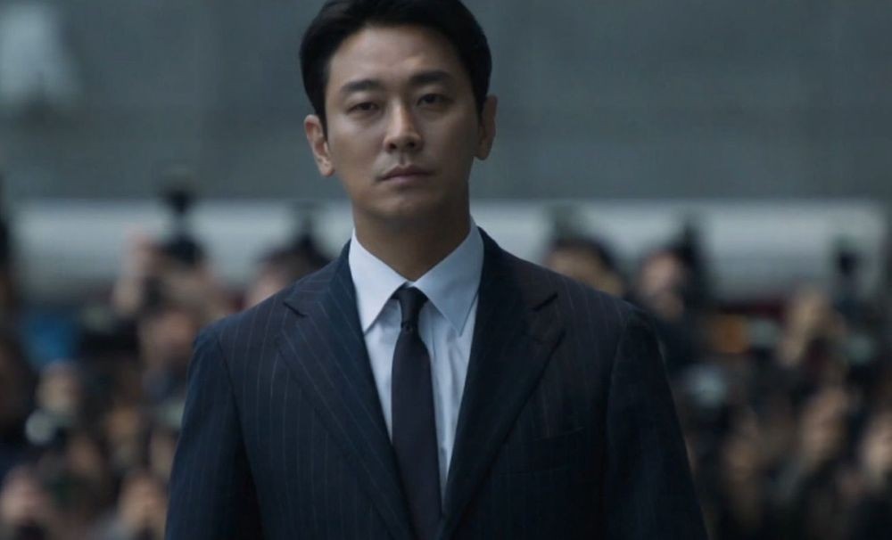 노란 수영복에 섹시한 몸매 어필하는 존예 처자