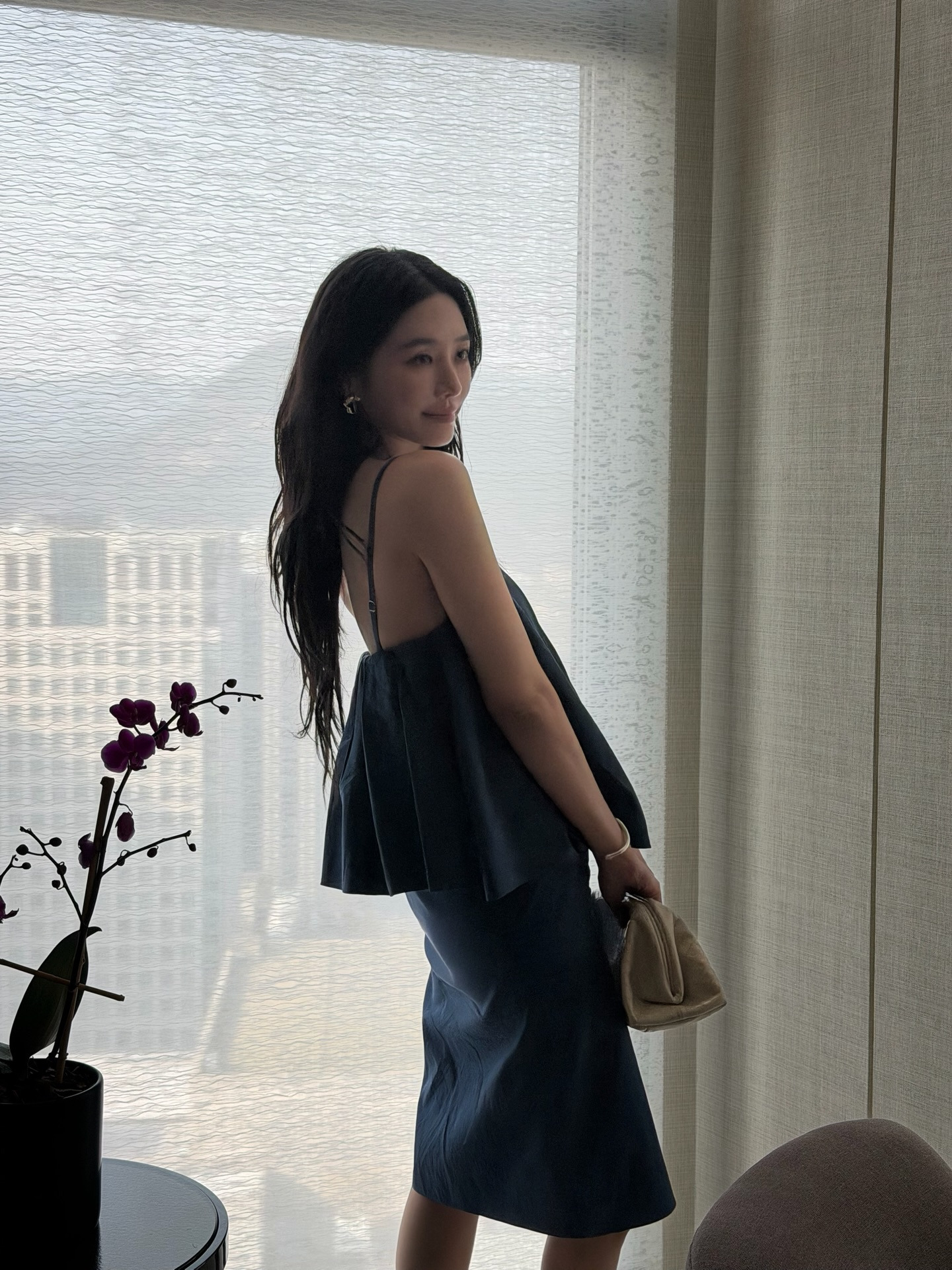 Discover 박규영’s Chic Navy Slip Set: 5 Tips for Effortless Summer Elegance