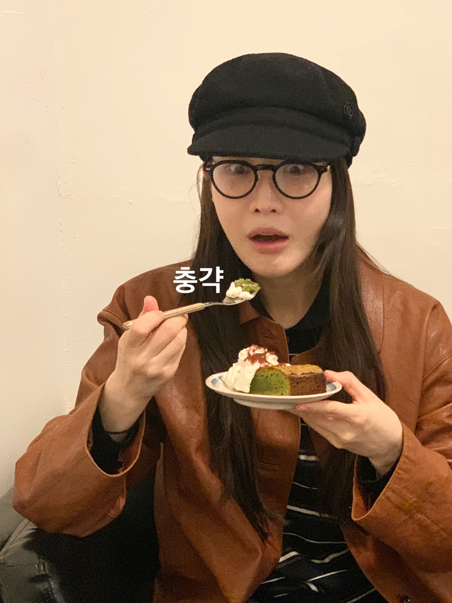 Elevate Your Fall Wardrobe: How to Style Leather Coats Like Lee Haeri