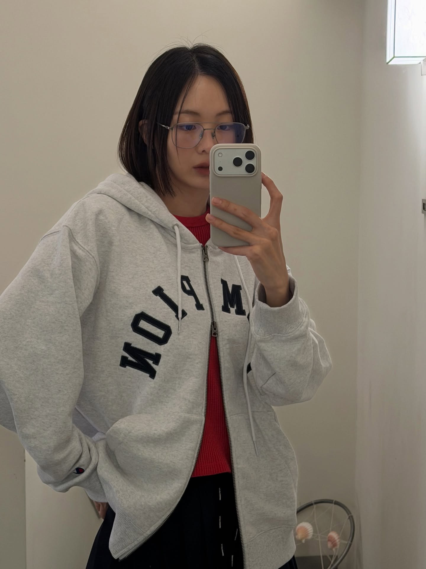 How to Achieve Gold Star ‘Geek Chic’ Style Like Kim Sae-rok: 5 Essential Fashion Tips