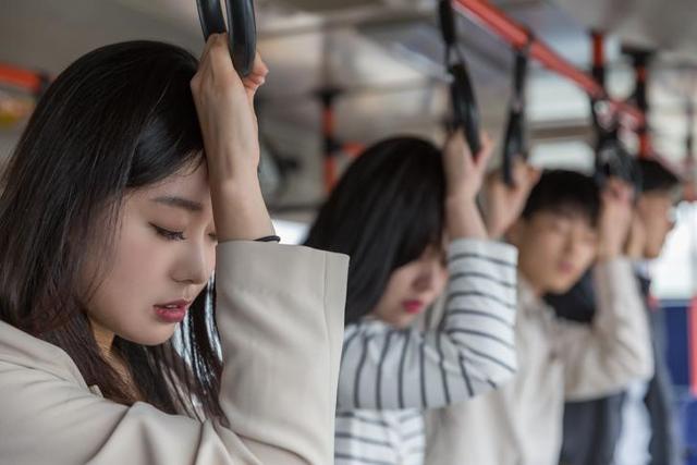 잘 잤는데도 계속 졸리다? 단순 피로 아닐 수 있다