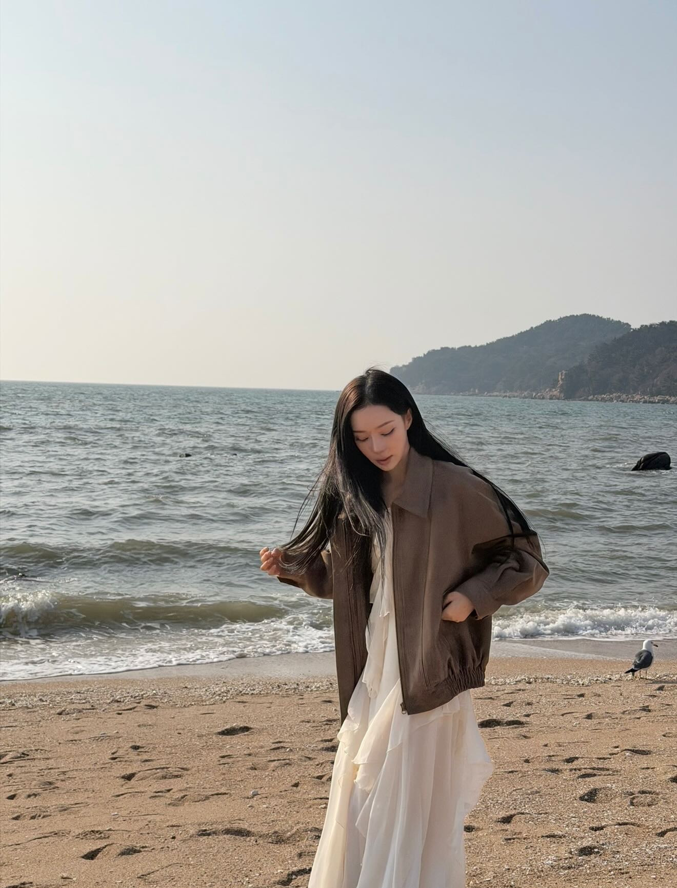 Explore Winter’s Chic Vintage Fashion: Perfect Looks for Your Next Travel Adventure