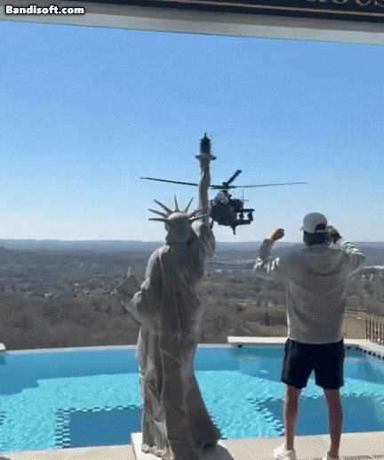 키드록 자택을 비행하는 군용 헬기./ 인스타그램