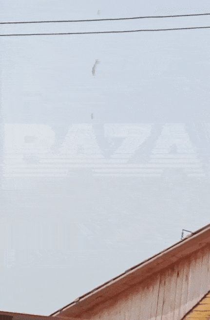 러시아군이 운용하던 An-26 군용 수송기(왼쪽)가 추락해 탑승자 29명이 전원 사망한 것으로 알려졌다. 엑스에 올라온 사고 당시 영상은 진위가 확인되지 않았다