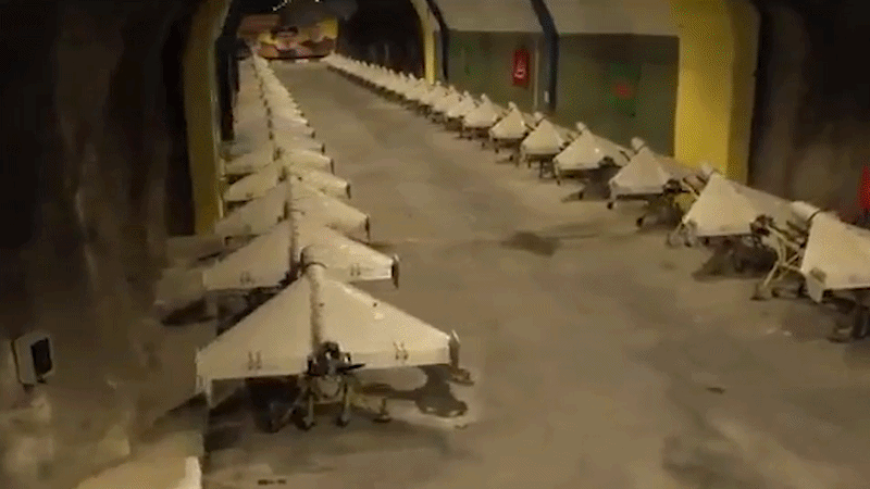 지난 달 2일 이란 혁명수비대(IRGC)가 국영 매체를 통해 공개했던 드론과 로켓 등 공격 무기들이 대기중인 지하 터널/ /X(엑스)