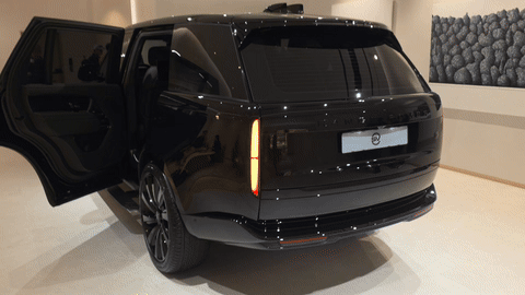 레인지로버 SV 블랙 모습 /사진=이정우 기자