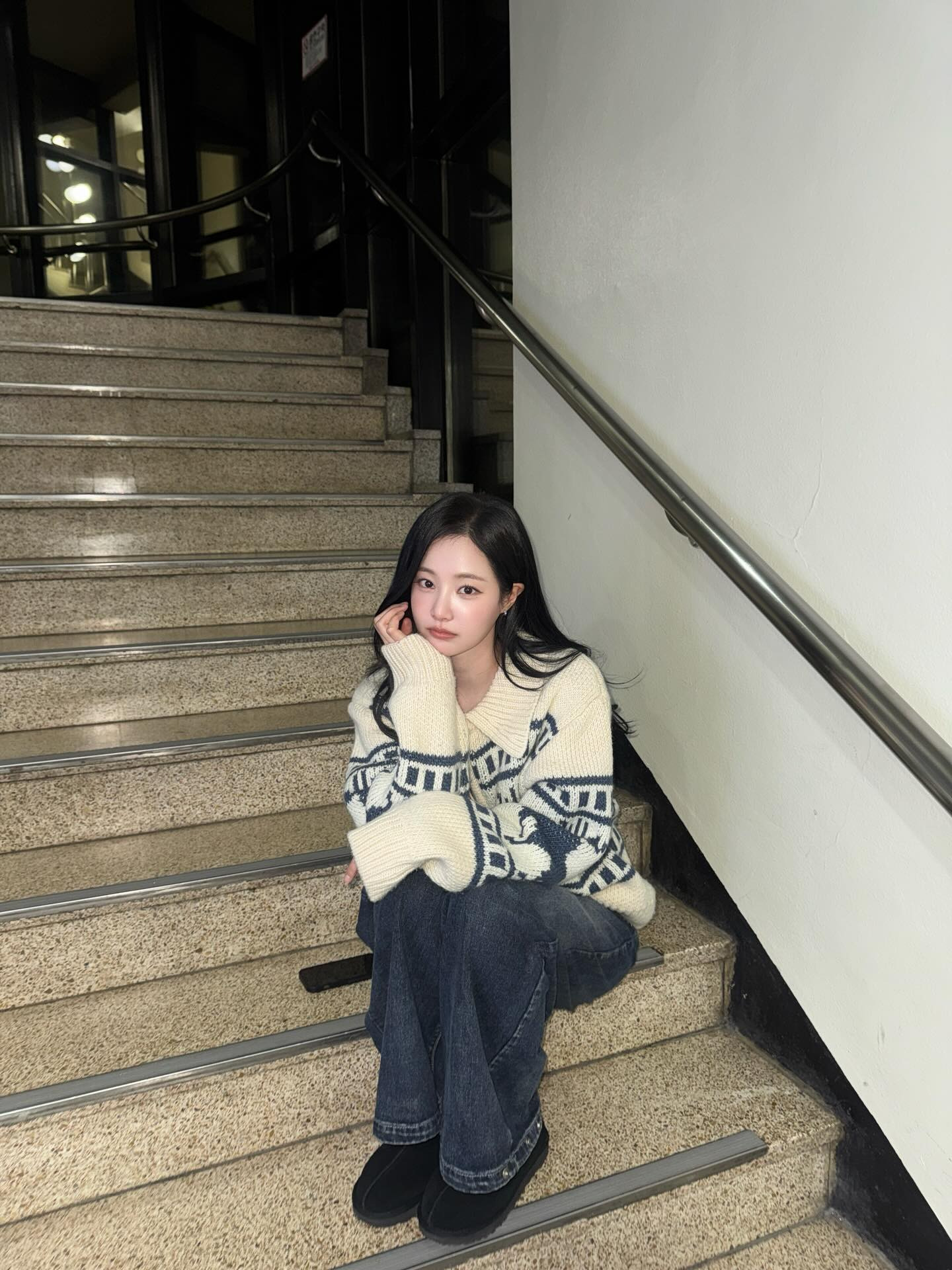 Winter Fashion Trends: How to Style Oversized Nordic Knit for 2026