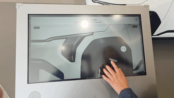 기아 인증중고차 센터 평택 직영점에서 차량의 수리부위를 확인하고 있다. 2026.4.3. ⓒ 뉴스1 박기범 기자