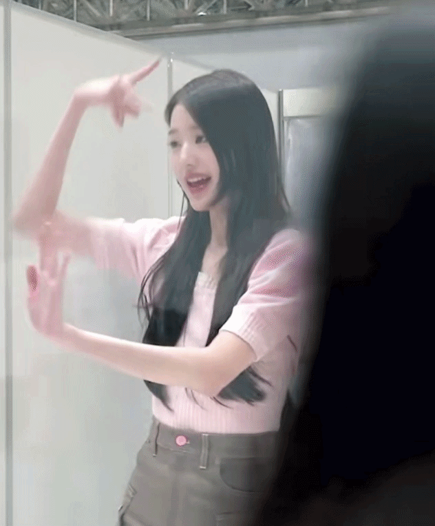 아이브 하이바이 이벤트에서 장원영 /사진=틱톡 캡쳐