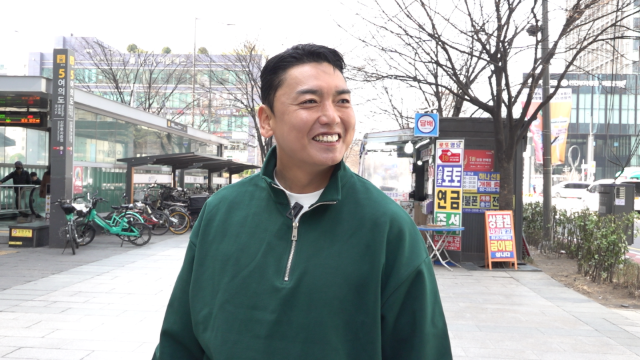 노란 수영복에 섹시한 몸매 어필하는 존예 처자