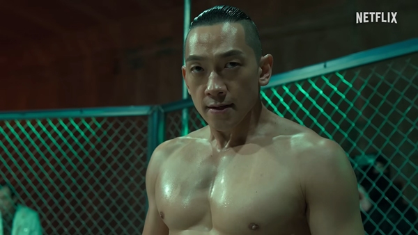 노란 수영복에 섹시한 몸매 어필하는 존예 처자