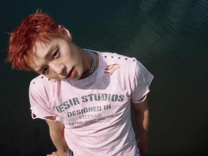 노란 수영복에 섹시한 몸매 어필하는 존예 처자