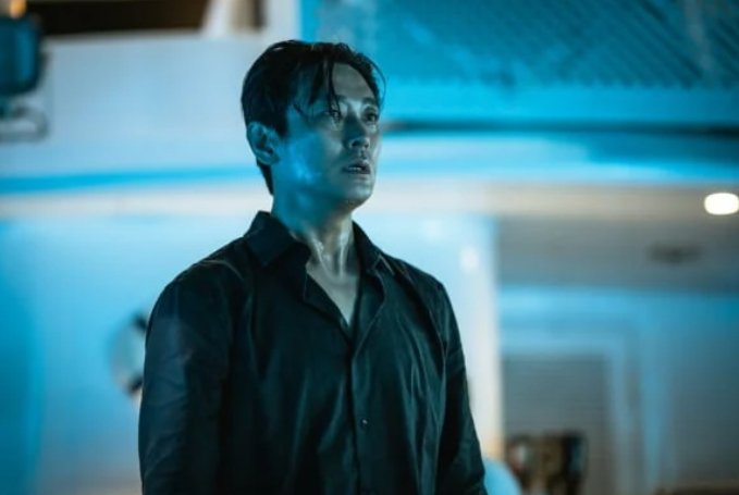 노란 수영복에 섹시한 몸매 어필하는 존예 처자