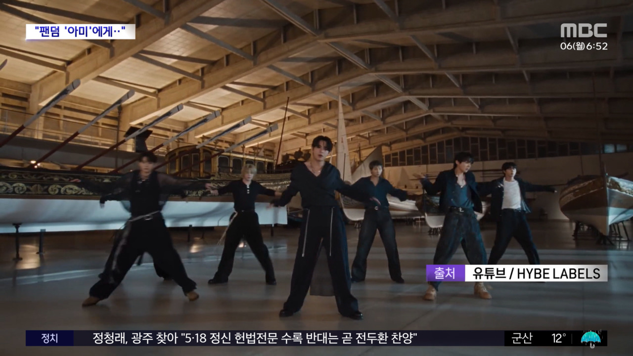 노란 수영복에 섹시한 몸매 어필하는 존예 처자