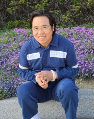 노란 수영복에 섹시한 몸매 어필하는 존예 처자