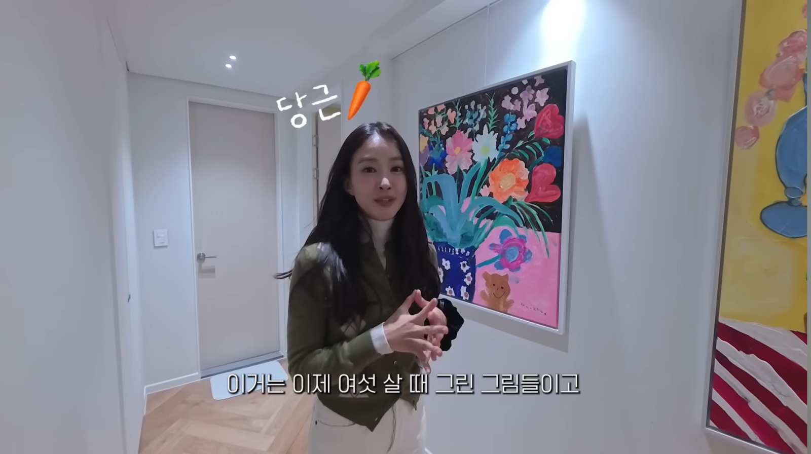 노란 수영복에 섹시한 몸매 어필하는 존예 처자