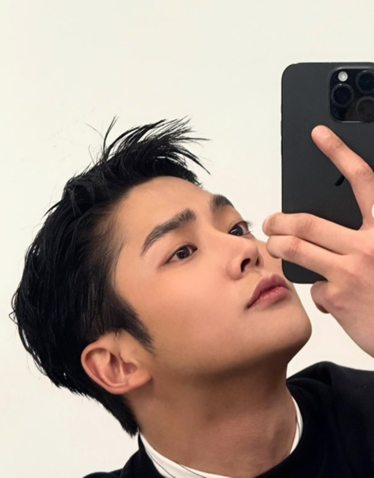 노란 수영복에 섹시한 몸매 어필하는 존예 처자