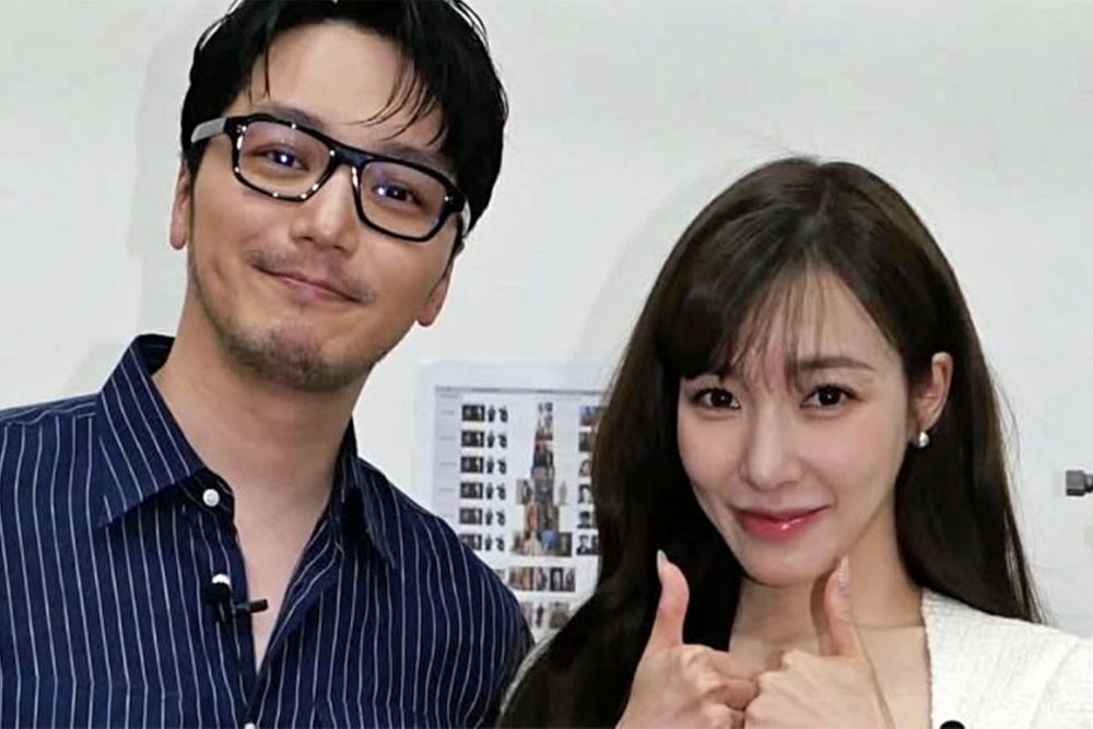 노란 수영복에 섹시한 몸매 어필하는 존예 처자