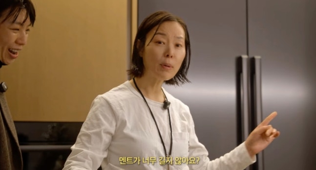 노란 수영복에 섹시한 몸매 어필하는 존예 처자