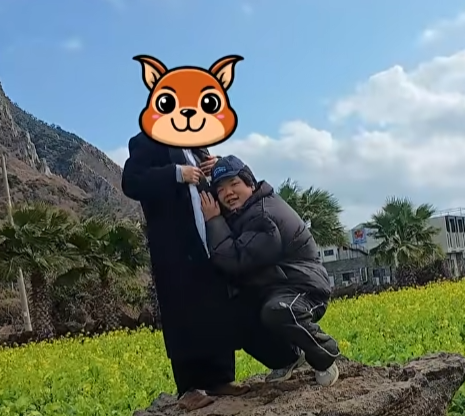 노란 수영복에 섹시한 몸매 어필하는 존예 처자