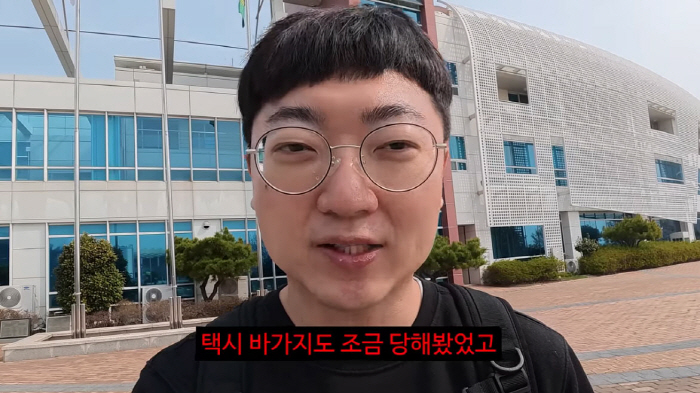 노란 수영복에 섹시한 몸매 어필하는 존예 처자