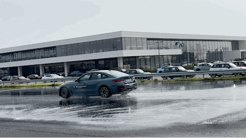 BMW 드라이빙 센터에서 스타터 팩 교육이 진행되고 있다. 김수지 기자