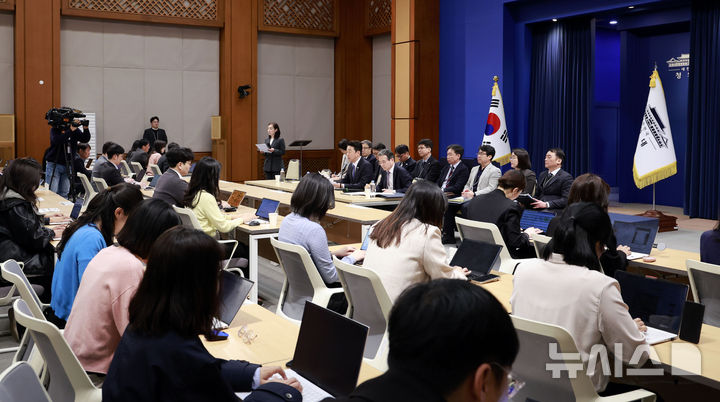 Mmbj 강훈식, 원유 확보차 카자흐·오만·사우디 방문…