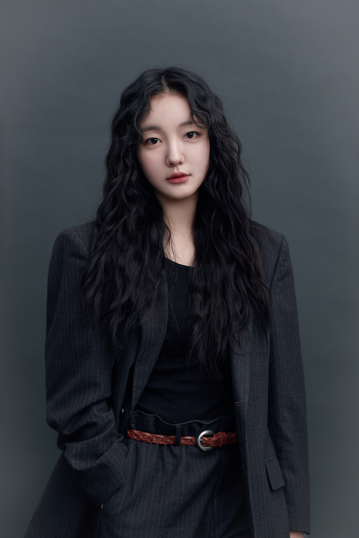 노란 수영복에 섹시한 몸매 어필하는 존예 처자