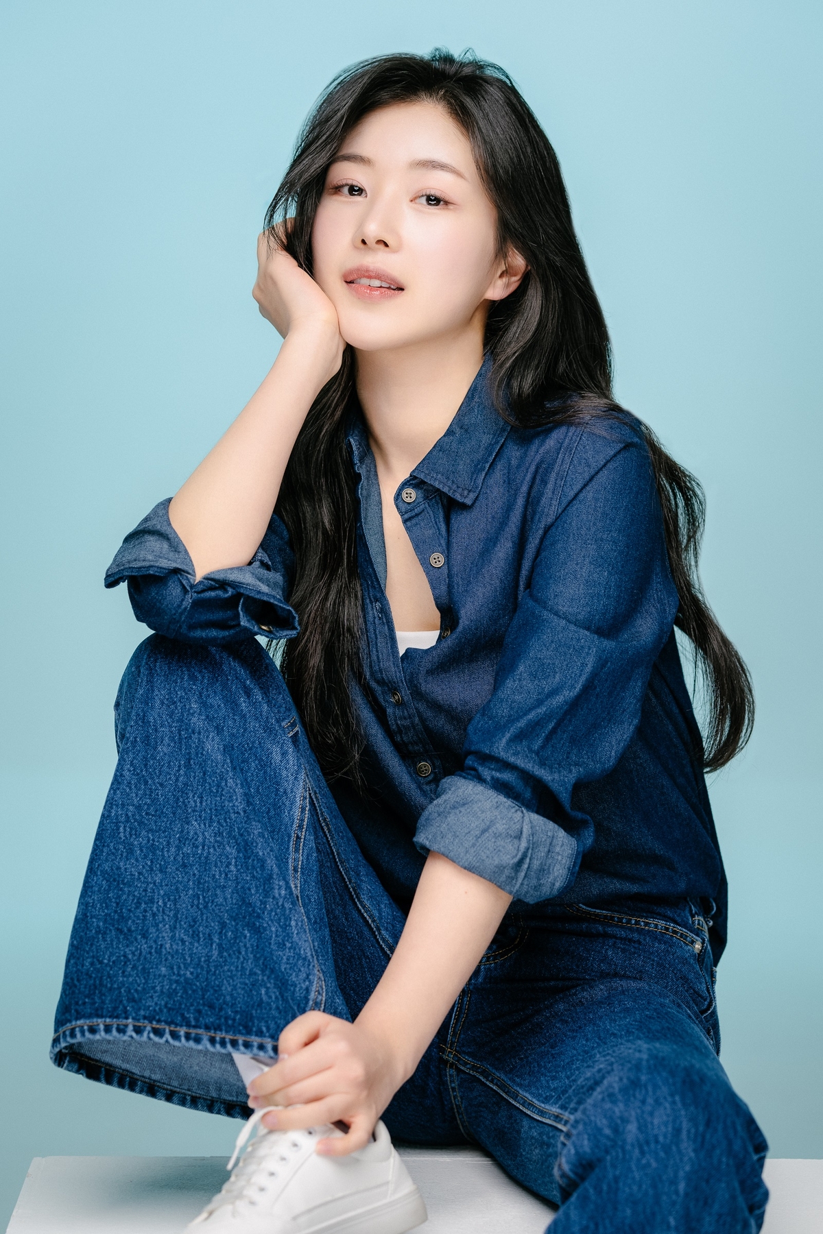 노란 수영복에 섹시한 몸매 어필하는 존예 처자