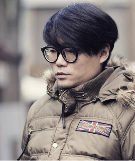 노란 수영복에 섹시한 몸매 어필하는 존예 처자