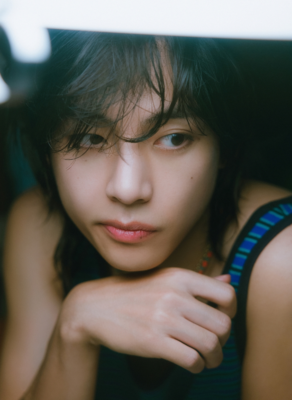 노란 수영복에 섹시한 몸매 어필하는 존예 처자