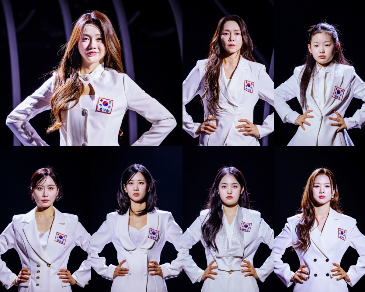 노란 수영복에 섹시한 몸매 어필하는 존예 처자