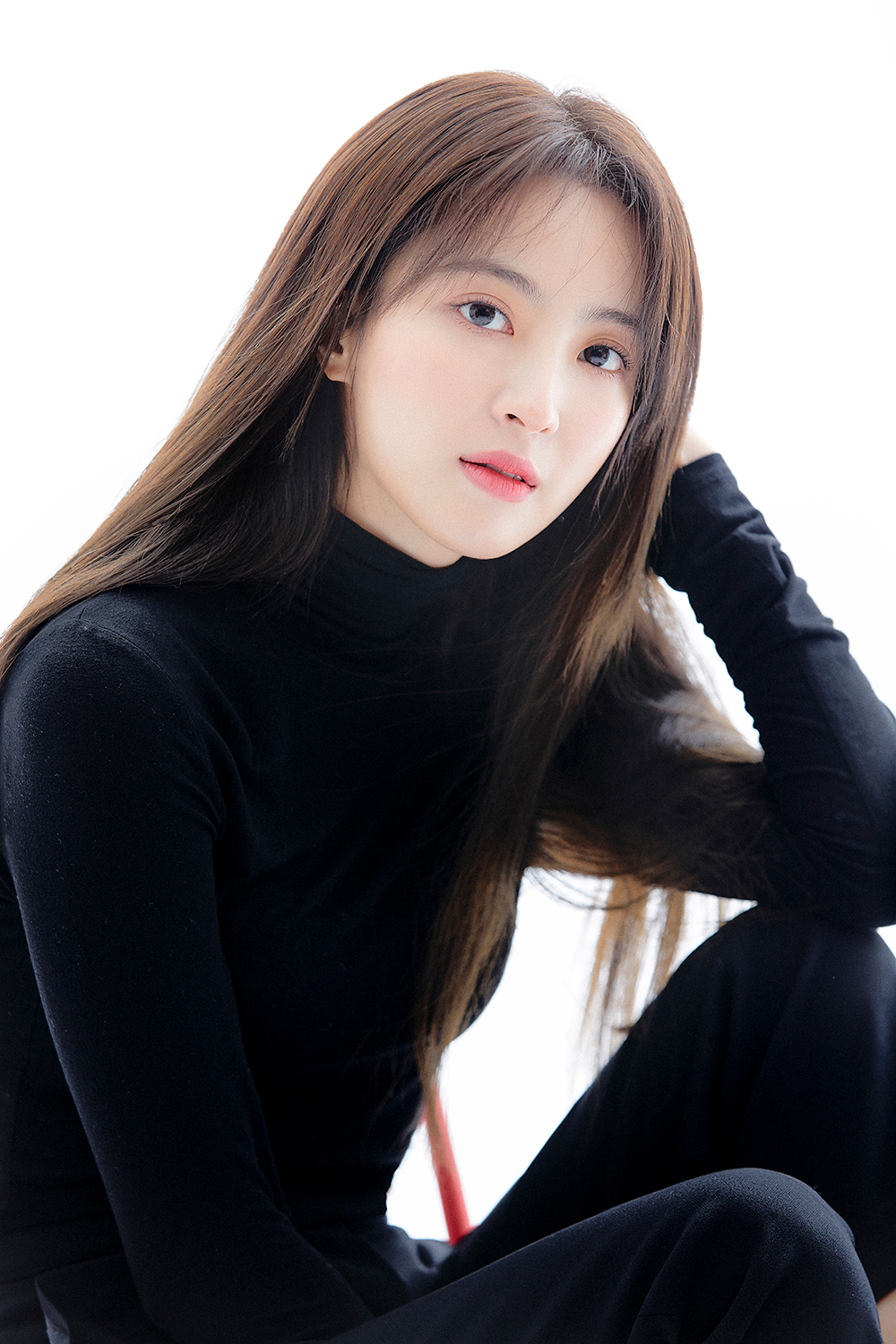 노란 수영복에 섹시한 몸매 어필하는 존예 처자