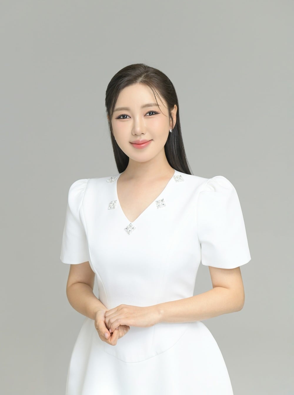 노란 수영복에 섹시한 몸매 어필하는 존예 처자