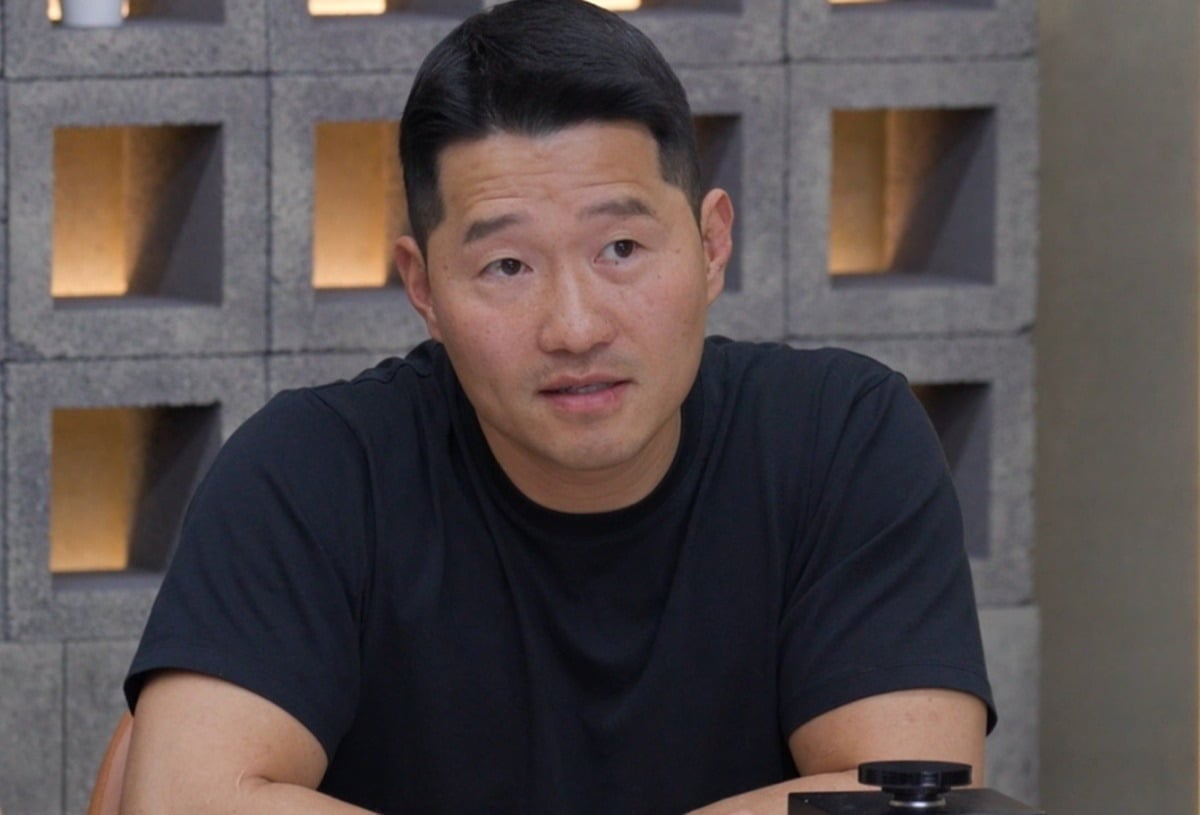 노란 수영복에 섹시한 몸매 어필하는 존예 처자