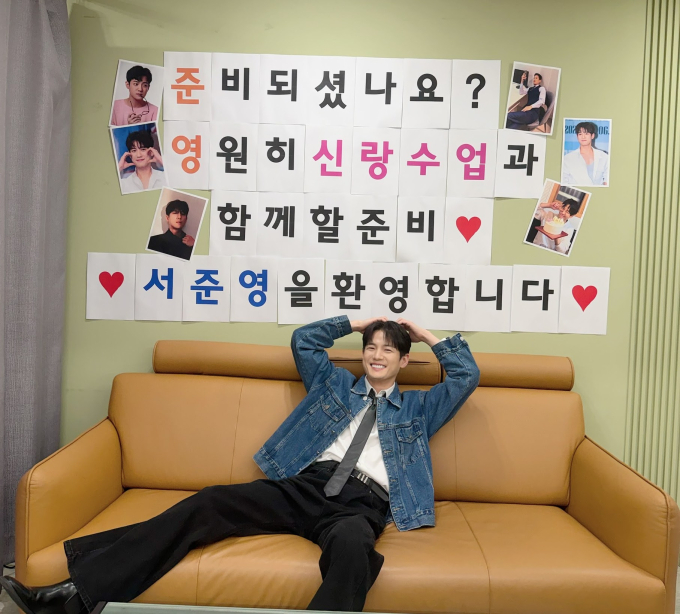 노란 수영복에 섹시한 몸매 어필하는 존예 처자