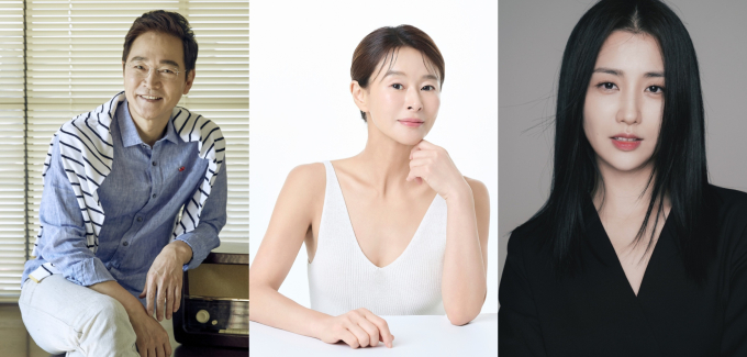 노란 수영복에 섹시한 몸매 어필하는 존예 처자