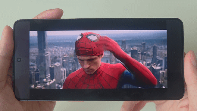 갤럭시 S26 울트라에서 재생되는 마블 영화 '스파이더맨: 브랜드 뉴 데이' 예고편. 사진=구자윤 기자