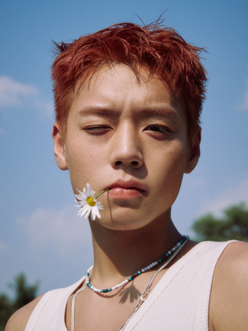 노란 수영복에 섹시한 몸매 어필하는 존예 처자