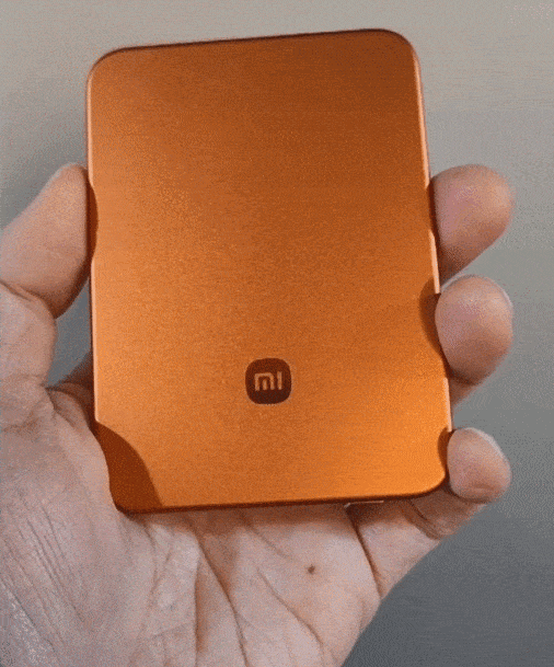 샤오미코리아가 올해 1월 국내 출시한 ‘샤오미 울트라 씬 마그네틱 보조 배터리’.[전종헌 기자]