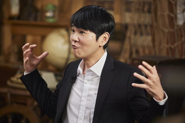 노란 수영복에 섹시한 몸매 어필하는 존예 처자