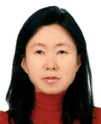 노란 수영복에 섹시한 몸매 어필하는 존예 처자