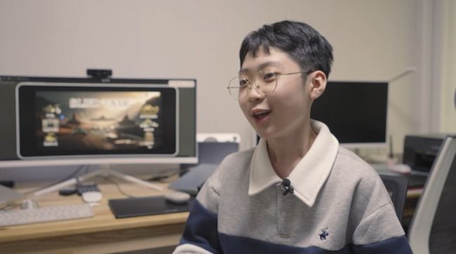 노란 수영복에 섹시한 몸매 어필하는 존예 처자