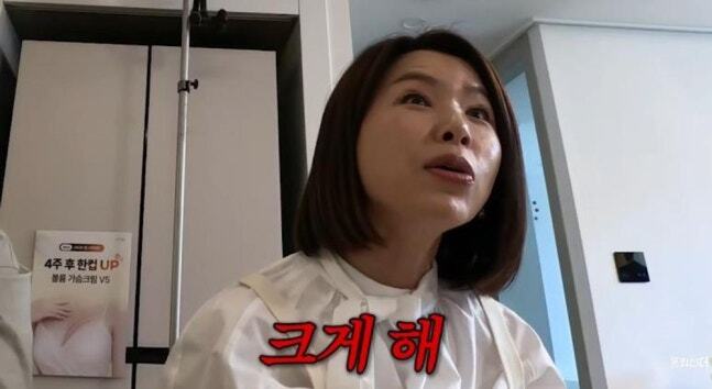 노란 수영복에 섹시한 몸매 어필하는 존예 처자