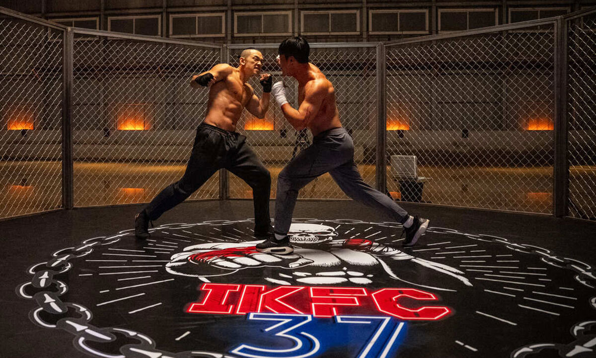 노란 수영복에 섹시한 몸매 어필하는 존예 처자