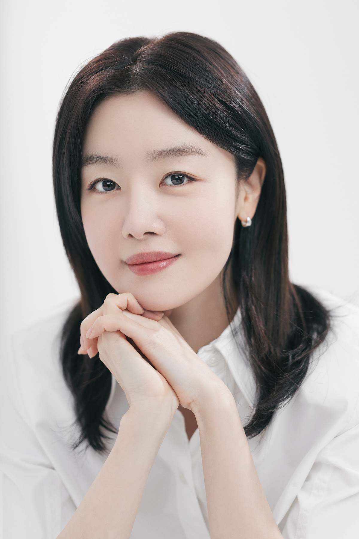 노란 수영복에 섹시한 몸매 어필하는 존예 처자