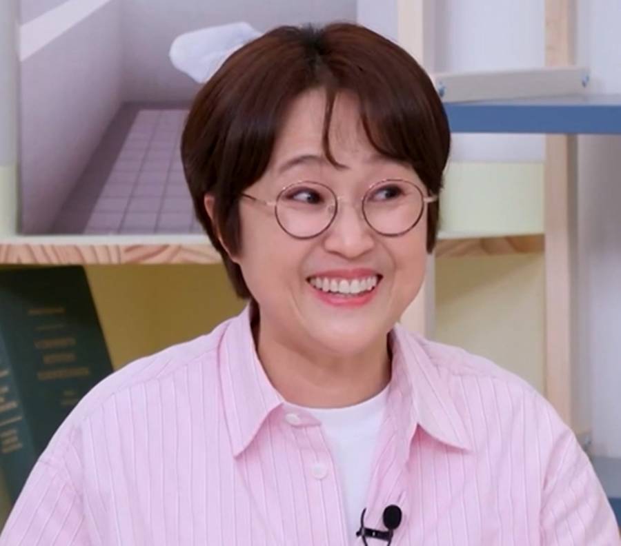 노란 수영복에 섹시한 몸매 어필하는 존예 처자