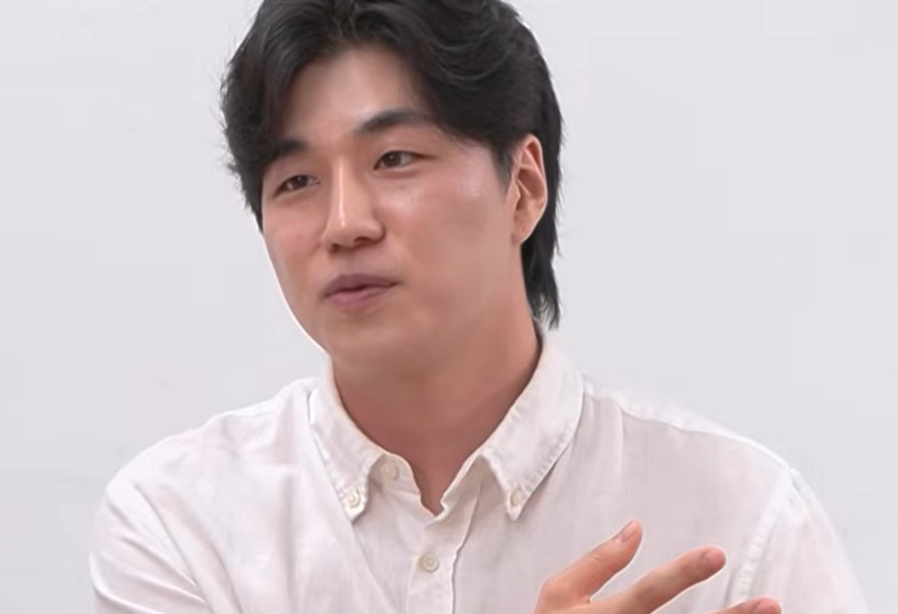 노란 수영복에 섹시한 몸매 어필하는 존예 처자