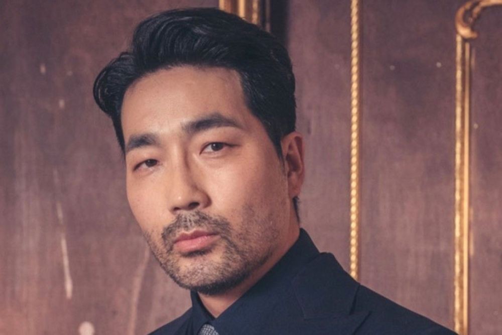 노란 수영복에 섹시한 몸매 어필하는 존예 처자